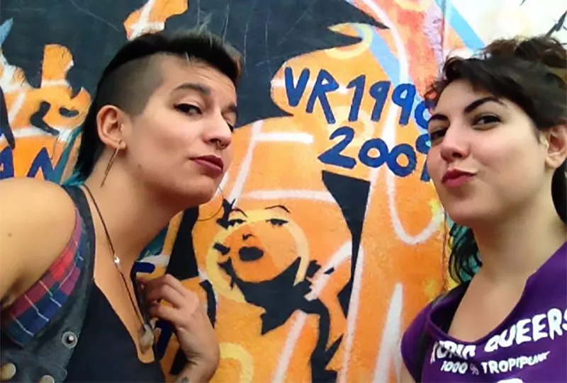 Nina & Julieta photo 7