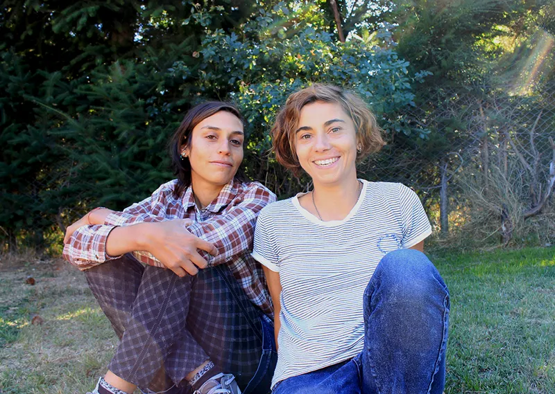 Renata & Emi photo 11