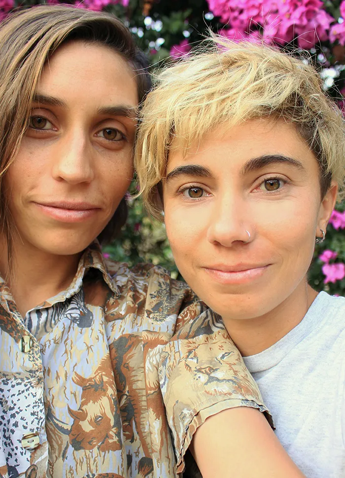 Renata & Emi photo 14