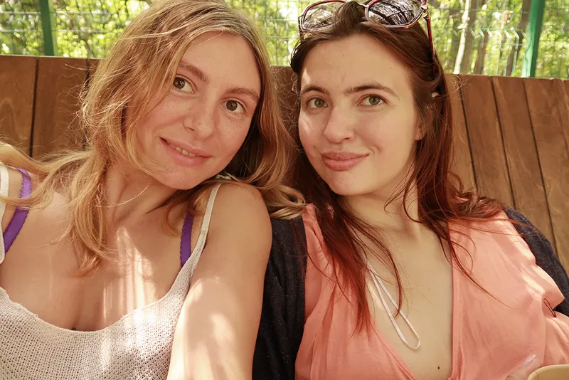 Lina & Felicia photo 6