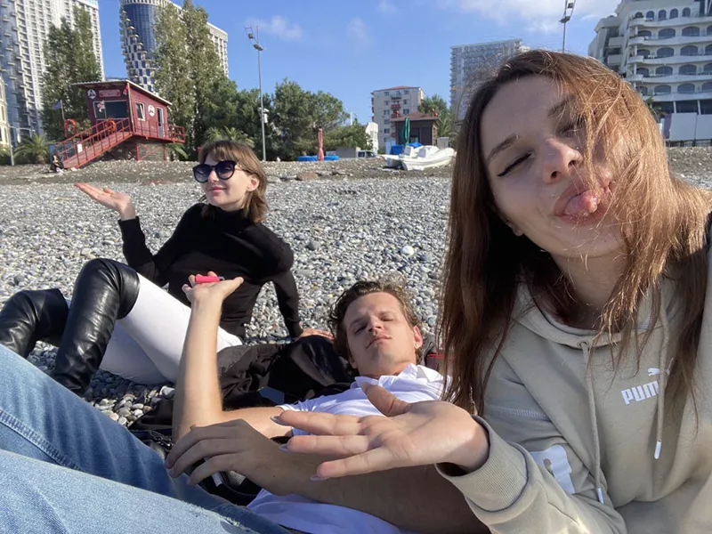 Alena, Russel & Valeryia photo 16
