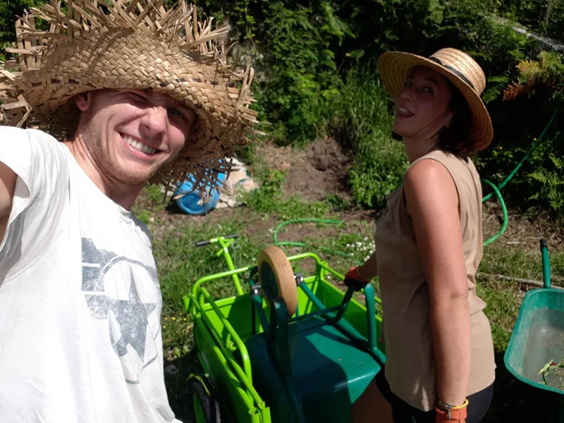 Lizzie & Tom photo 6