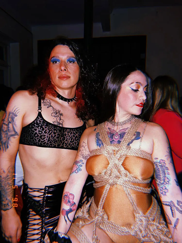 Cristal & Diana photo 2