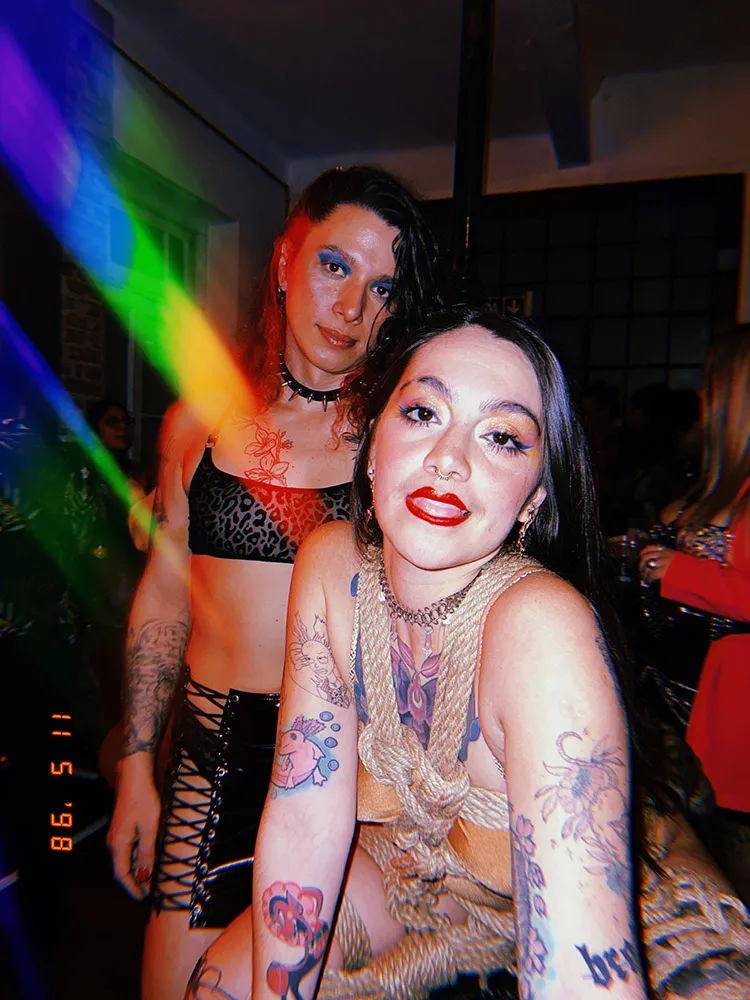 Cristal & Diana photo 10