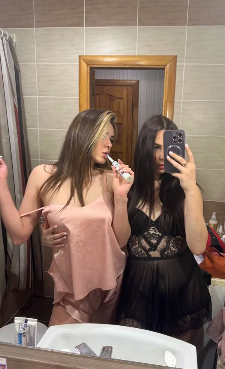 Christina & Kathie photo 24