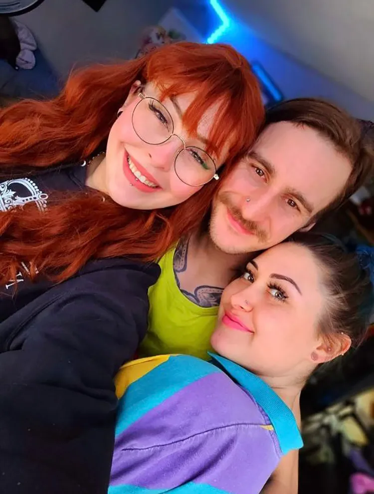 Elizabeth, Evie & Jay photo 5