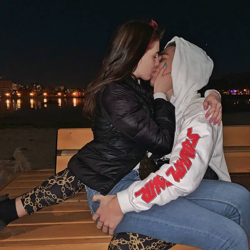 Bella & Johny photo 1